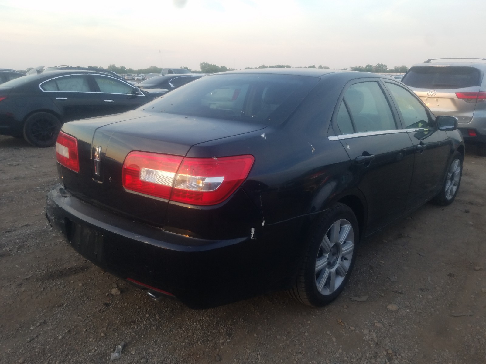 Zdjęcie 4 z aukcji – 2007 LINCOLN MKZ z VIN 3LNHM26T37R649463