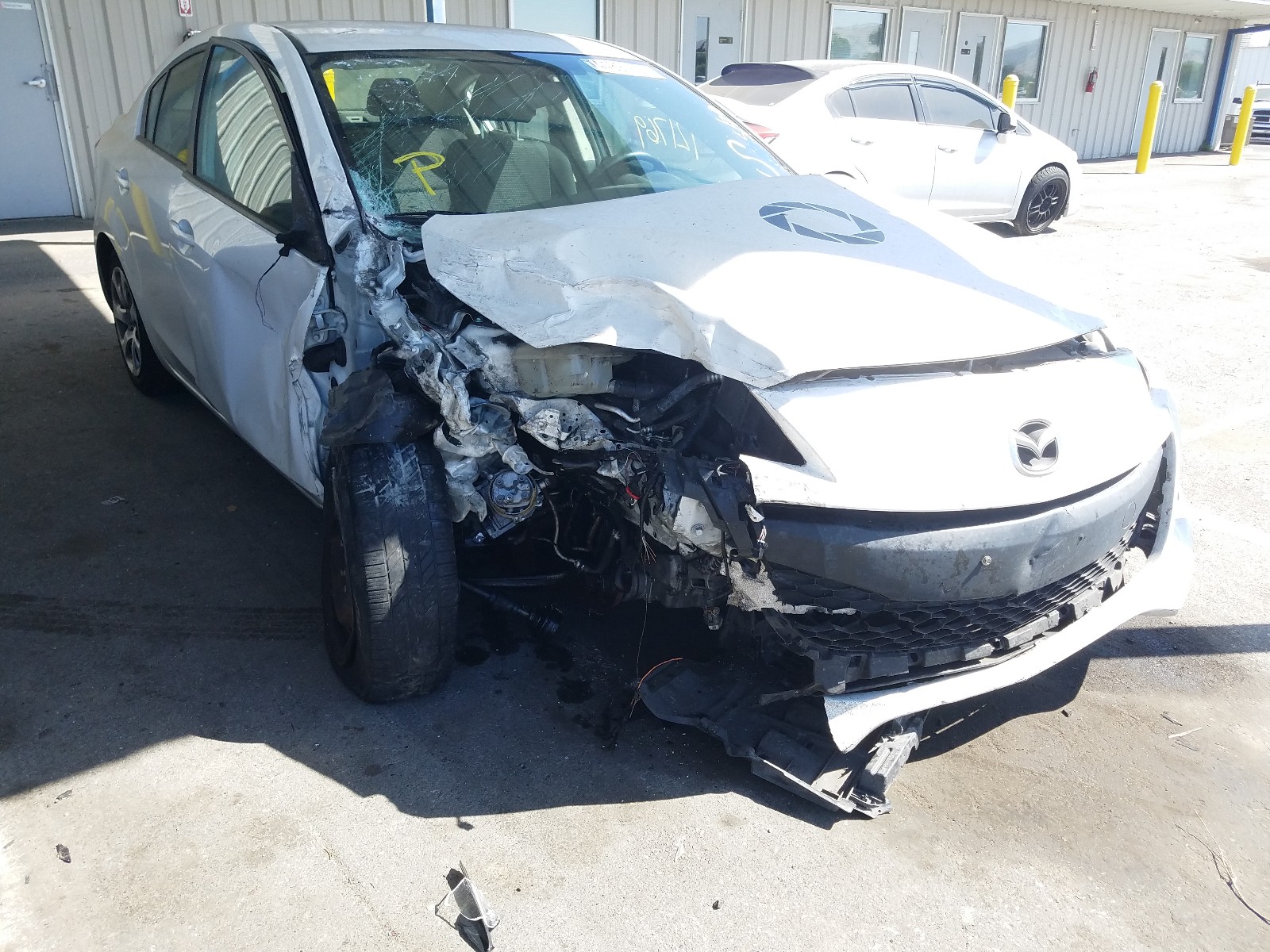 MAZDA 3 I 2013 with VIN JM1BL1TGXD1702048 - Photo from auction
