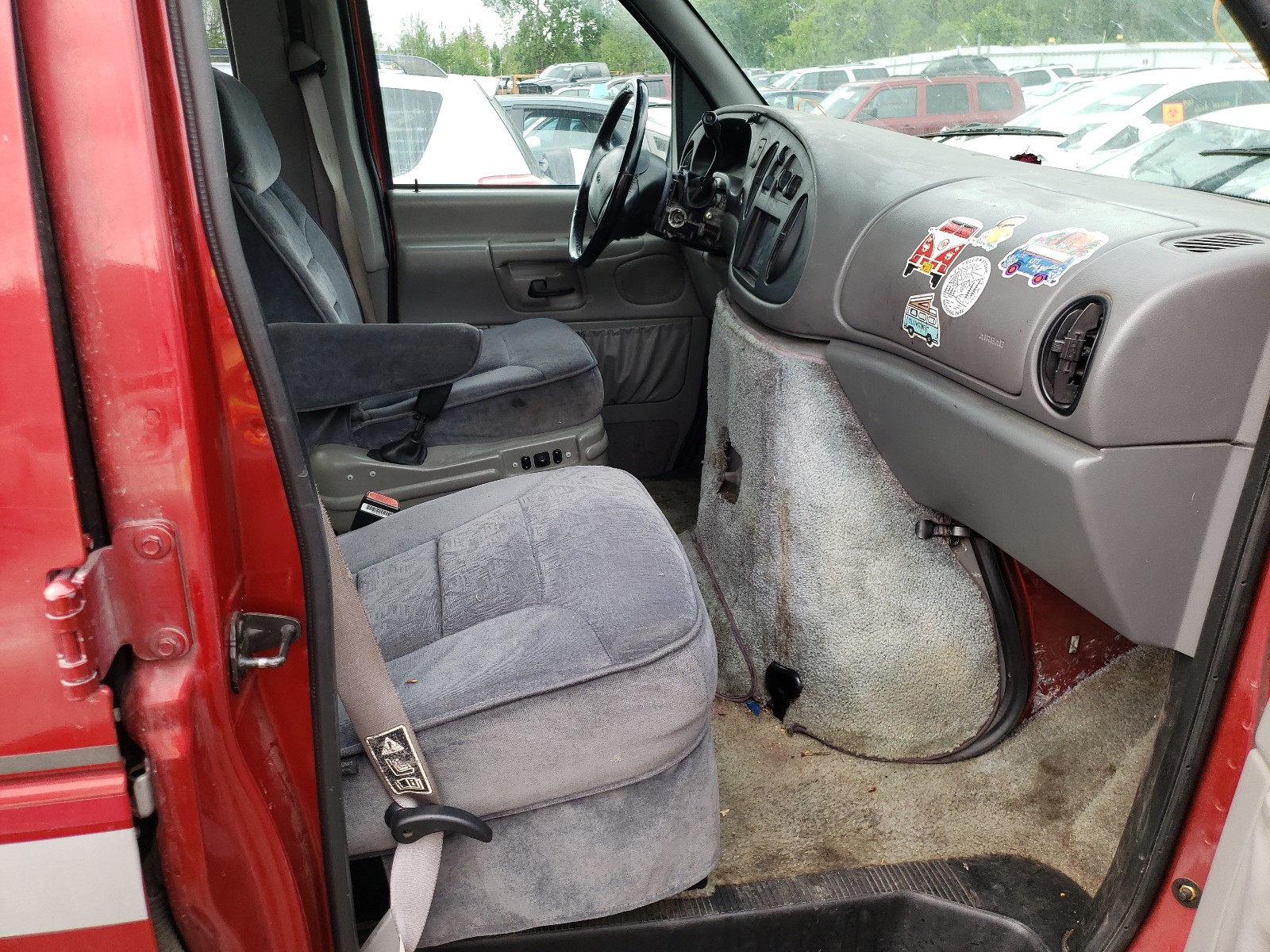 Photo 5 from auction – 1999 FORD ECONOLINE with VIN 1FDRE14W1XHA75536