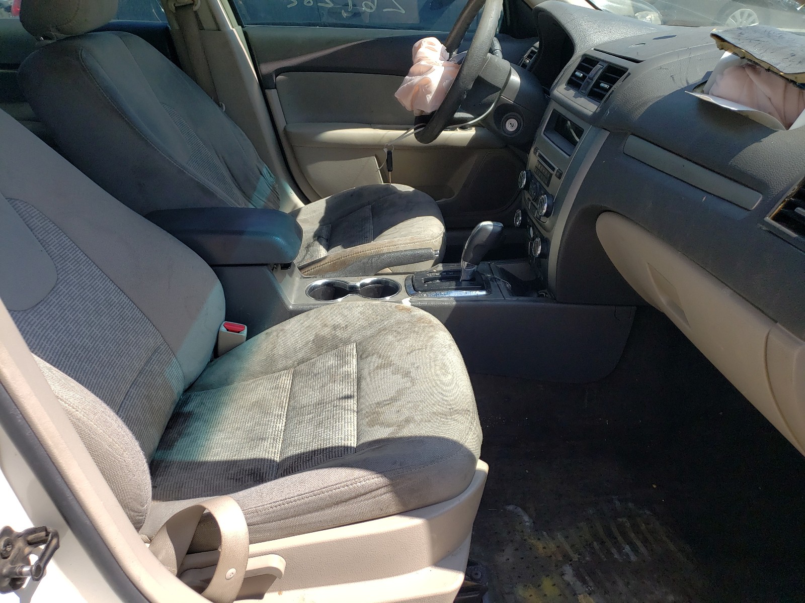 Photo 5 from auction – 2010 FORD FUSION S with VIN 3FAHP0GA6AR337793