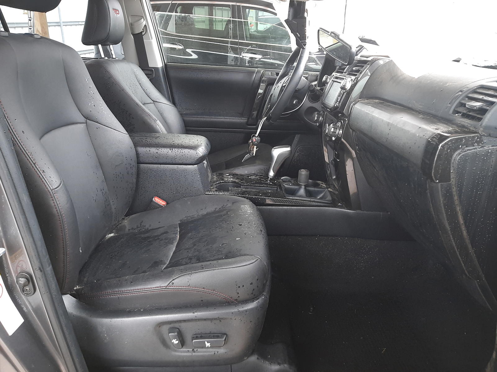 Photo 5 from auction – 2018 TOYOTA 4RUNNER SR with VIN JTEBU5JR6J5587697