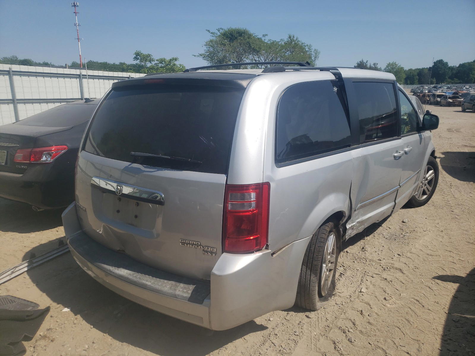 Photo 4 from auction – 2010 DODGE GRAND CARA with VIN 2D4RN6DXXAR403433