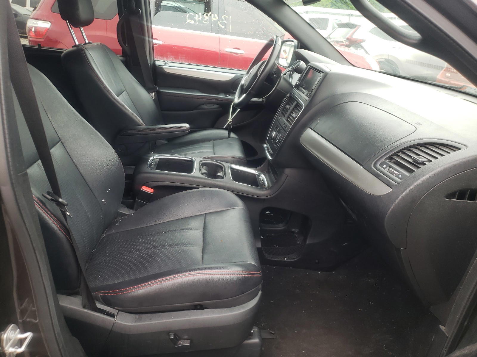 Photo 5 from auction – 2016 DODGE GRAND CARA with VIN 2C4RDGEG8GR355203