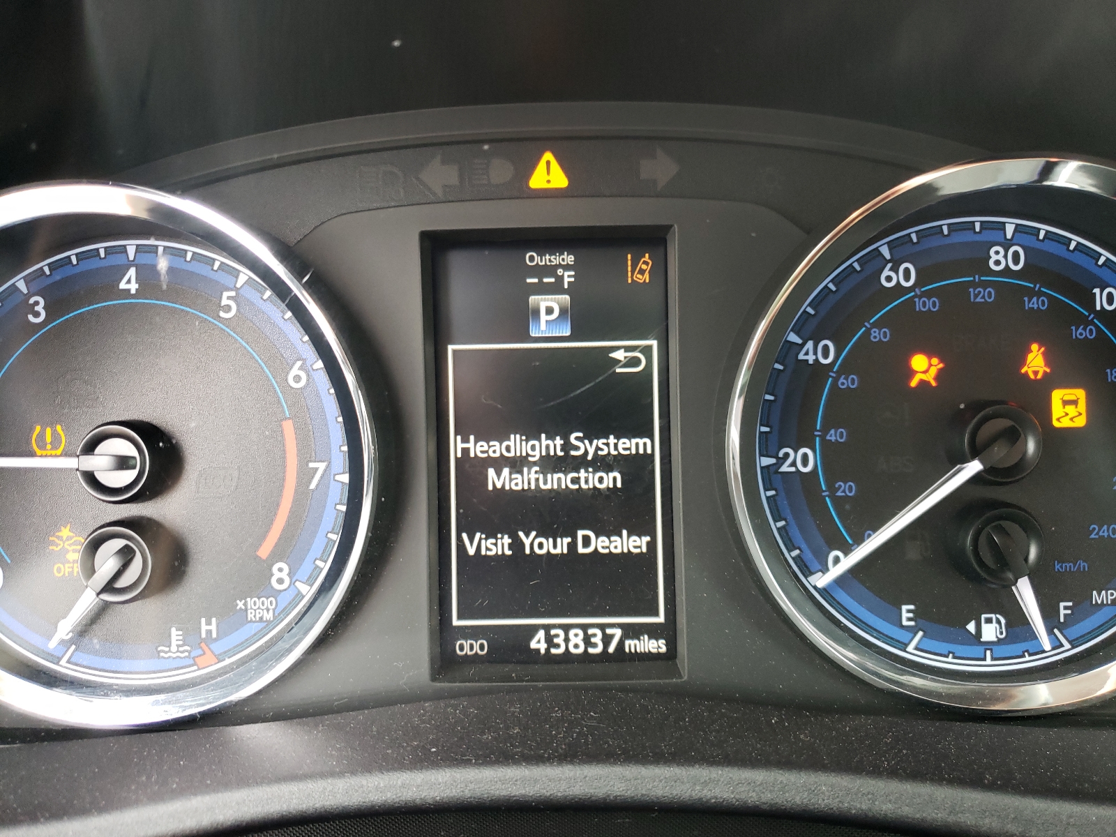 Photo 8 from auction – 2019 TOYOTA COROLLA L with VIN 2T1BURHE4KC234653