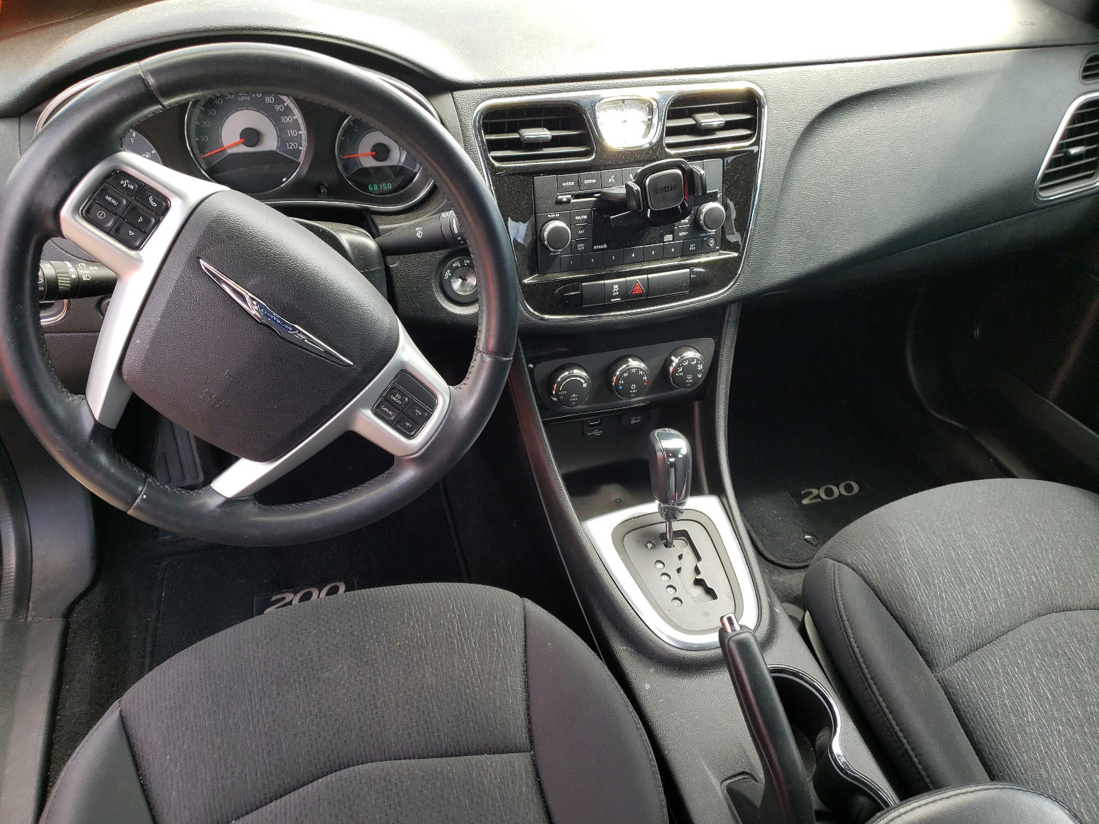Photo 9 from auction – 2013 CHRYSLER 200 TOURIN with VIN 1C3CCBBB7DN631744