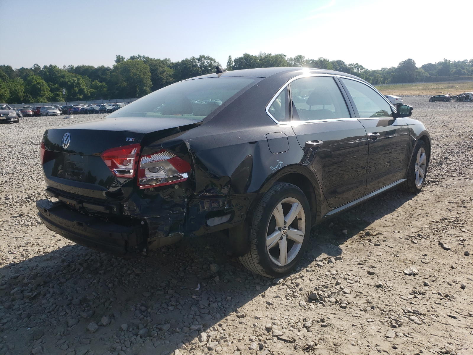 Photo 4 from auction – 2015 VOLKSWAGEN PASSAT S with VIN 1VWAT7A37FC080656