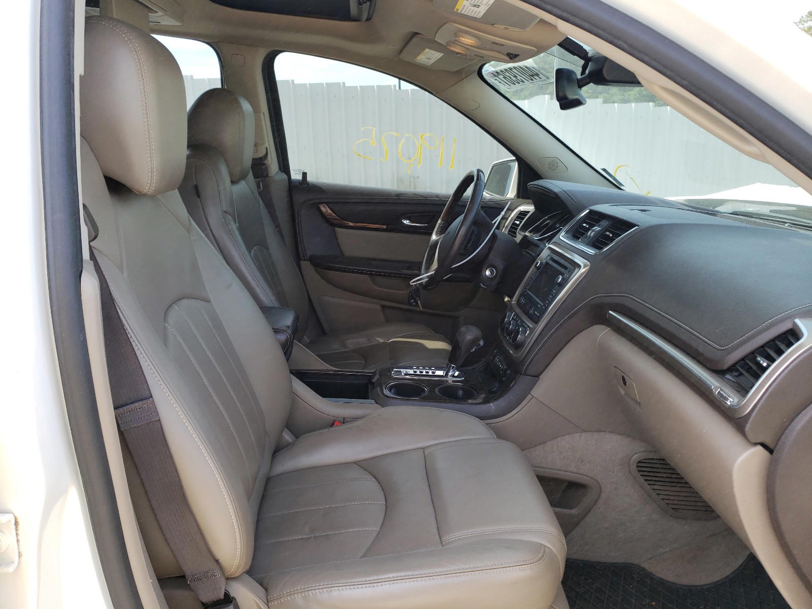 Photo 5 from auction – 2014 GMC ACADIA DEN with VIN 1GKKVTKD0EJ287549