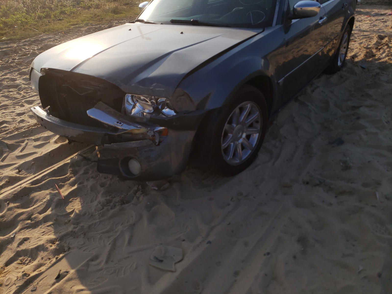 Photo 2 from auction – 2005 CHRYSLER 300C with VIN 2C3JA63H35H653709