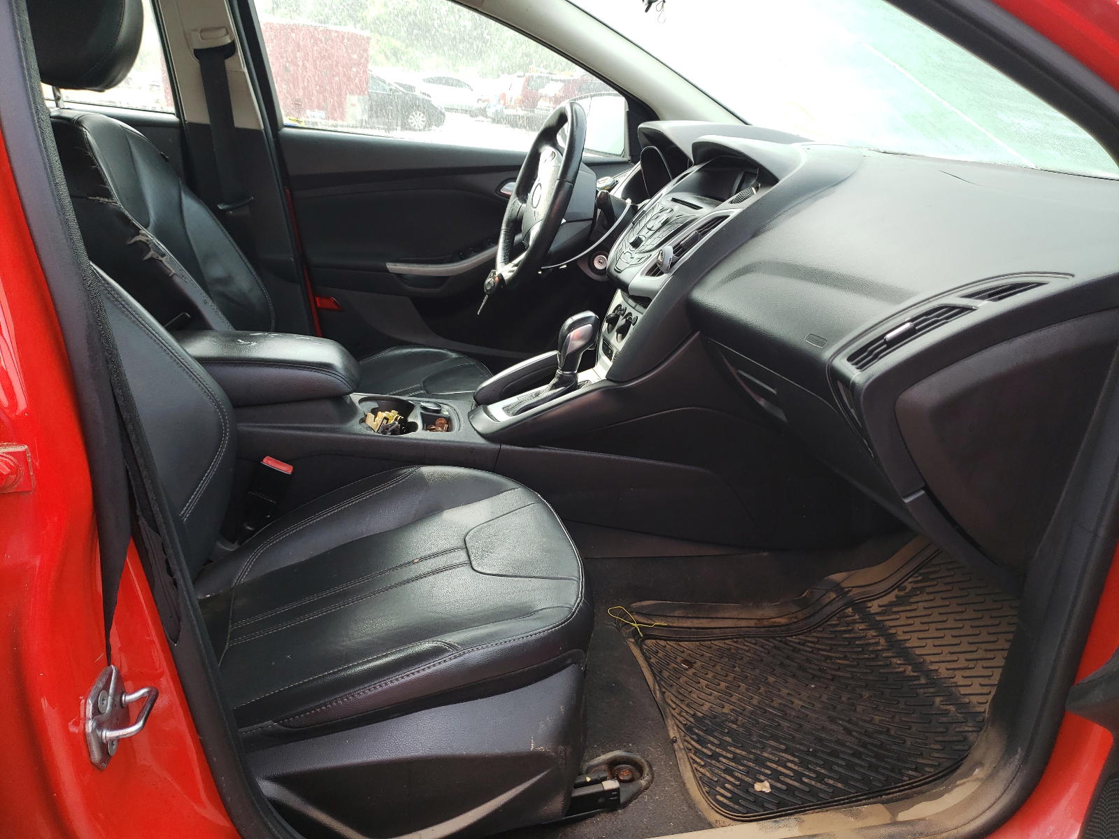 Photo 5 from auction – 2013 FORD FOCUS SE with VIN 1FADP3F28DL236235