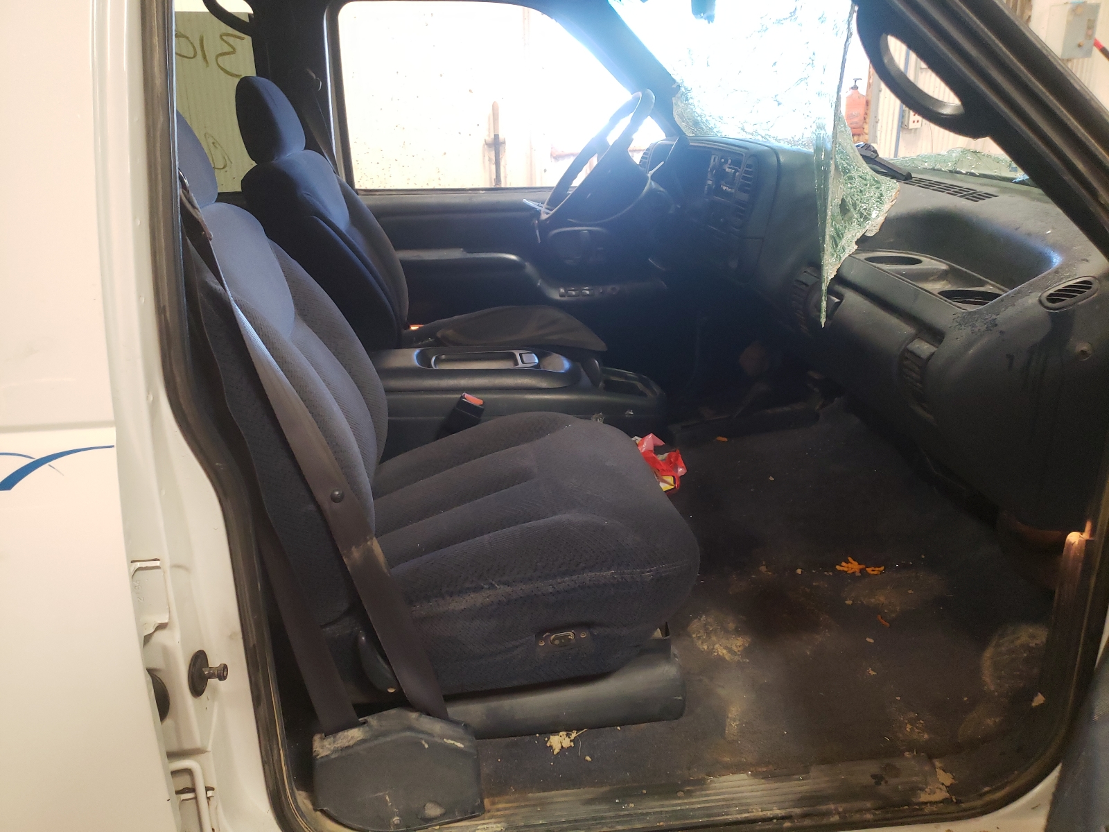 Photo 5 from auction – 1995 CHEVROLET SUBURBAN K with VIN 3GNFK16K8SG117737