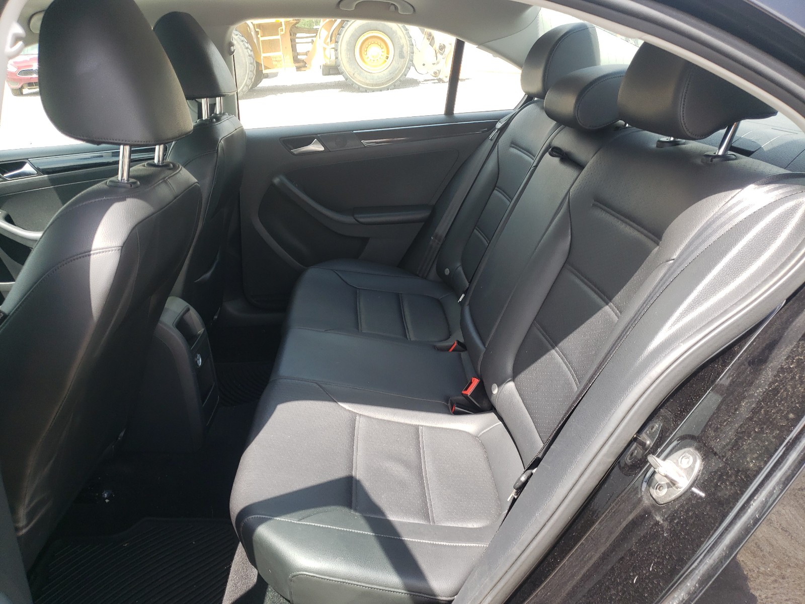 Photo 6 from auction – 2016 VOLKSWAGEN JETTA SEL with VIN 3VWL17AJ0GM220429