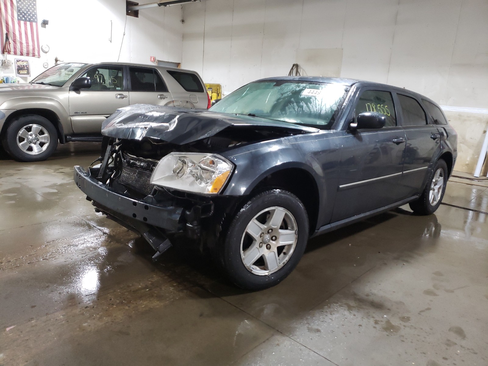 Photo 2 from auction – 2007 DODGE MAGNUM SXT with VIN 2D4FV47V77H734938