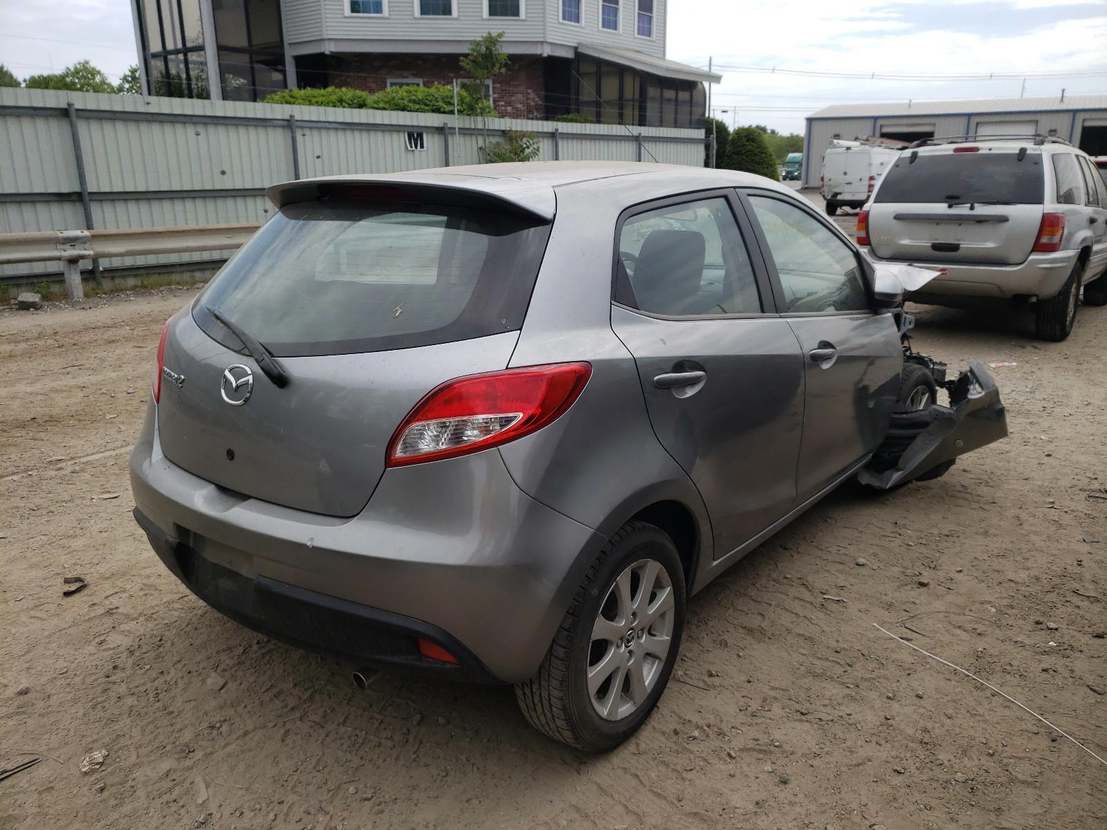 Photo 4 from auction – 2013 MAZDA MAZDA2 with VIN JM1DE1LZXD0163053