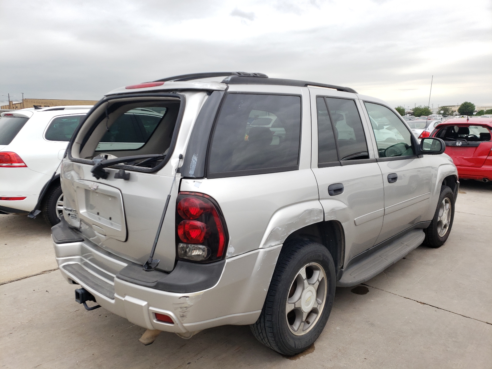 Photo 4 from auction – 2007 CHEVROLET TRAILBLAZE with VIN 1GNDS13S372263684
