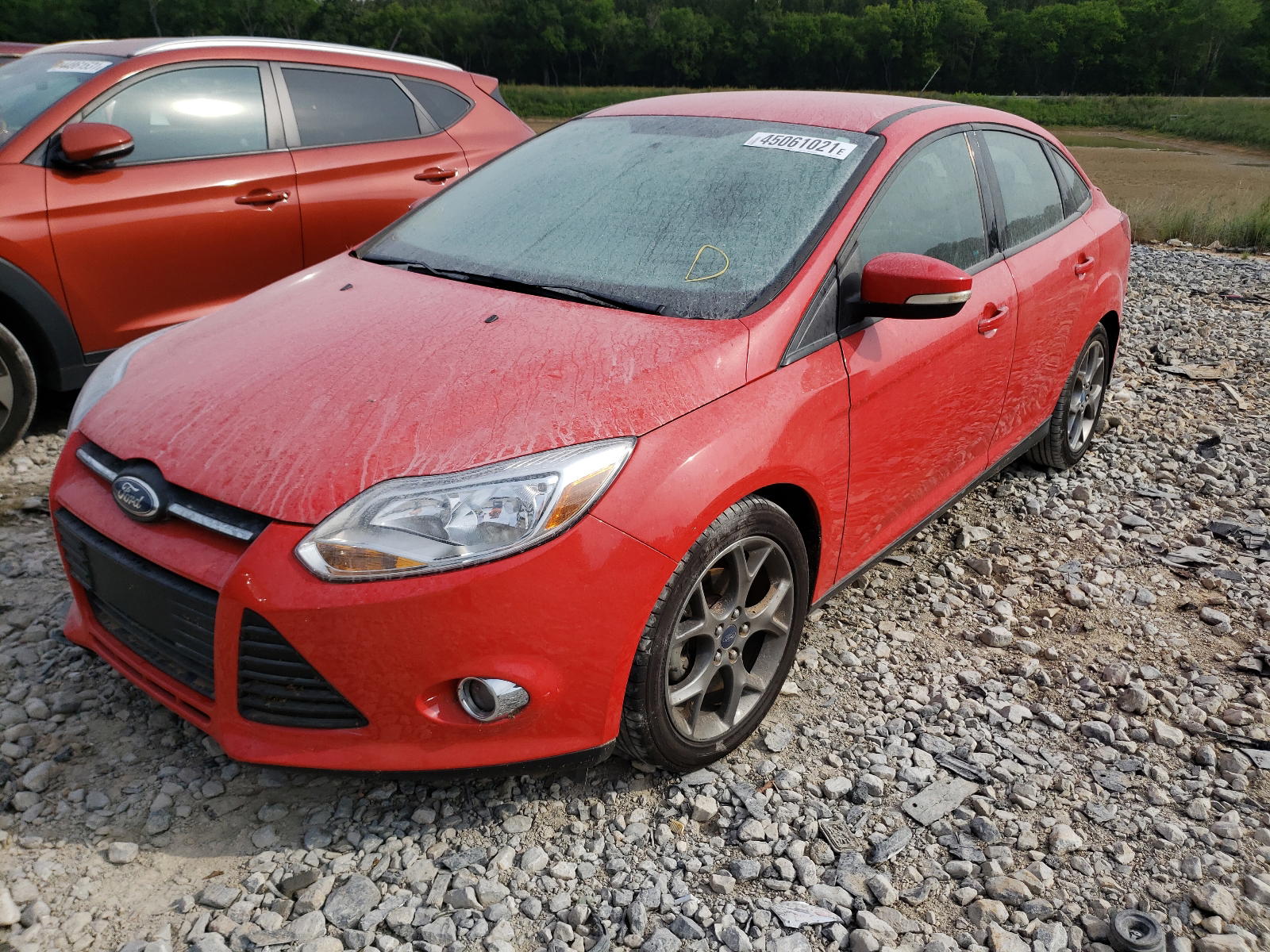 Photo 2 from auction – 2013 FORD FOCUS SE with VIN 1FADP3F28DL236235