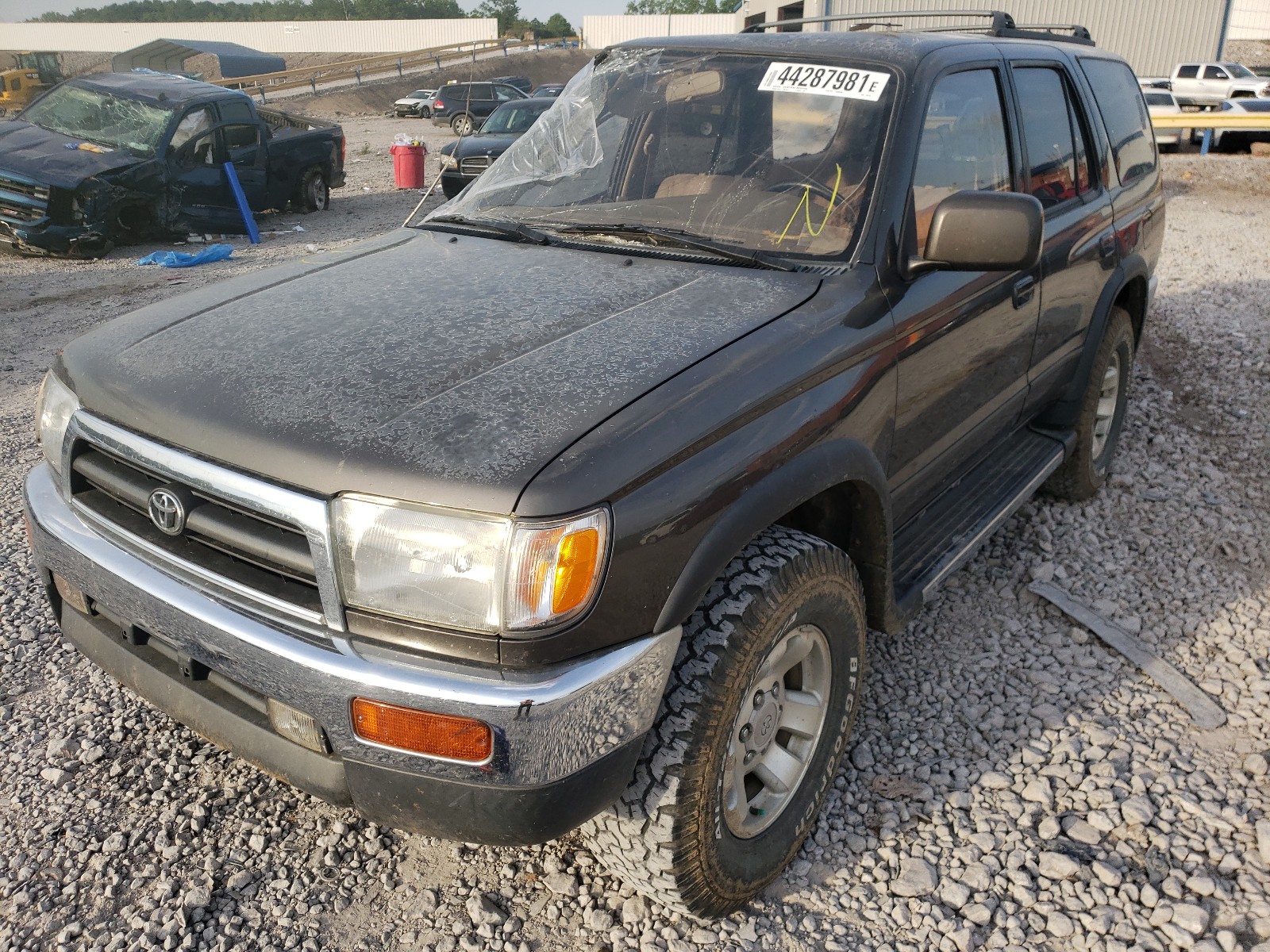 Photo 2 from auction – 1998 TOYOTA 4RUNNER SR with VIN JT3HN86RXW0190220