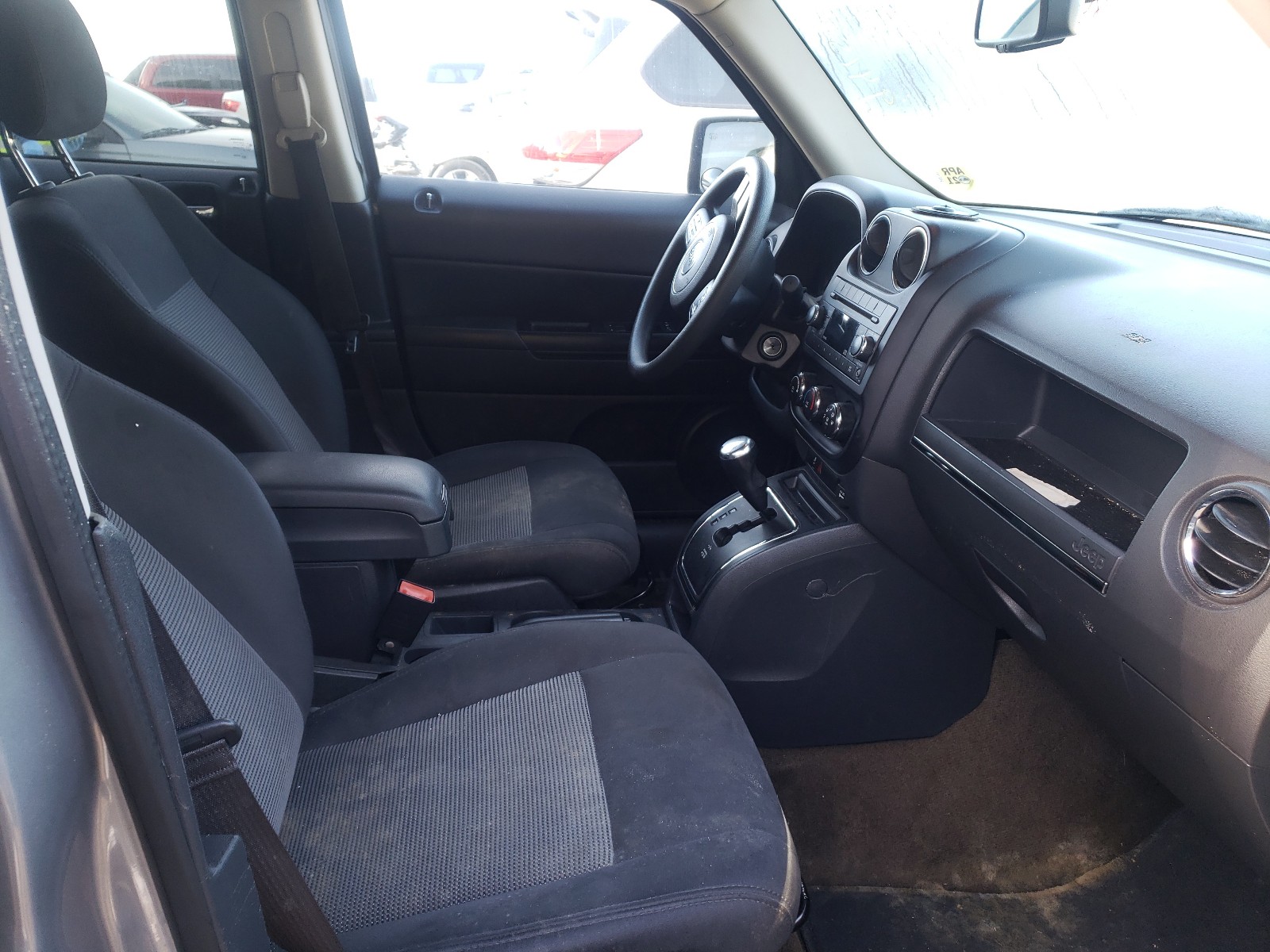 Photo 5 from auction – 2016 JEEP PATRIOT SP with VIN 1C4NJPBA0GD688053