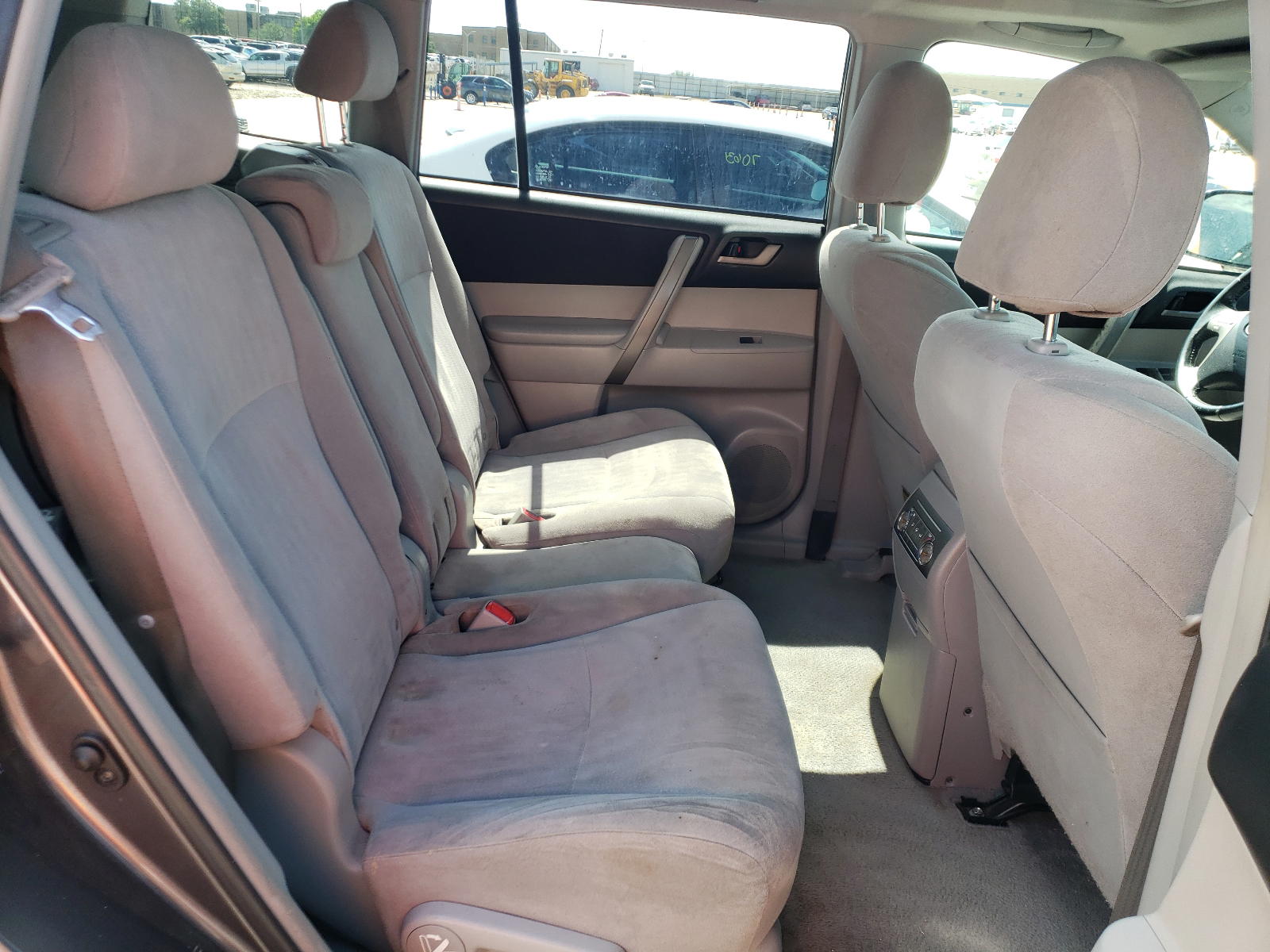 Photo 6 from auction – 2008 TOYOTA HIGHLANDER with VIN JTEES43A882099903