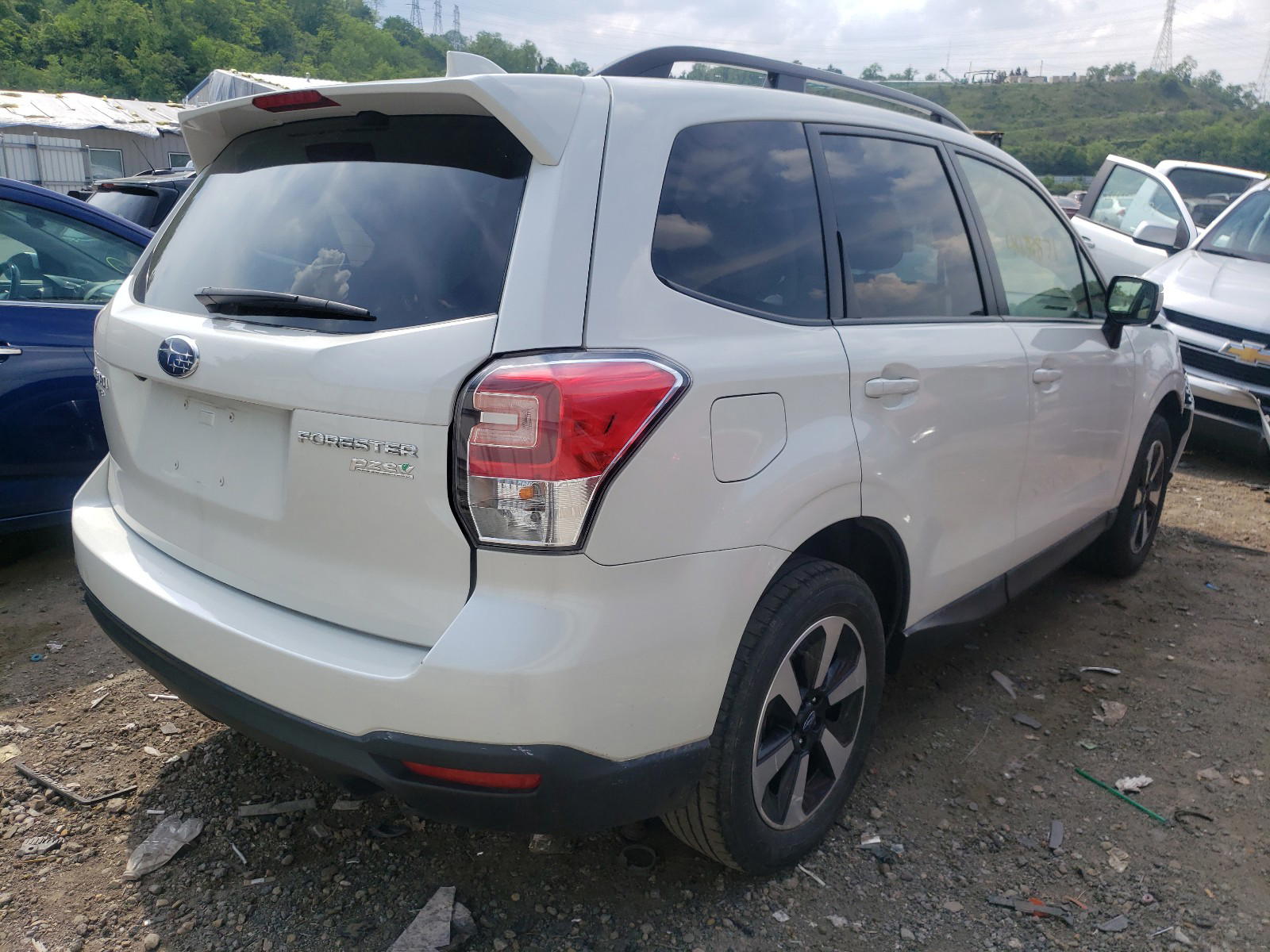 Photo 4 from auction – 2017 SUBARU FORESTER 2 with VIN JF2SJAEC9HH408980