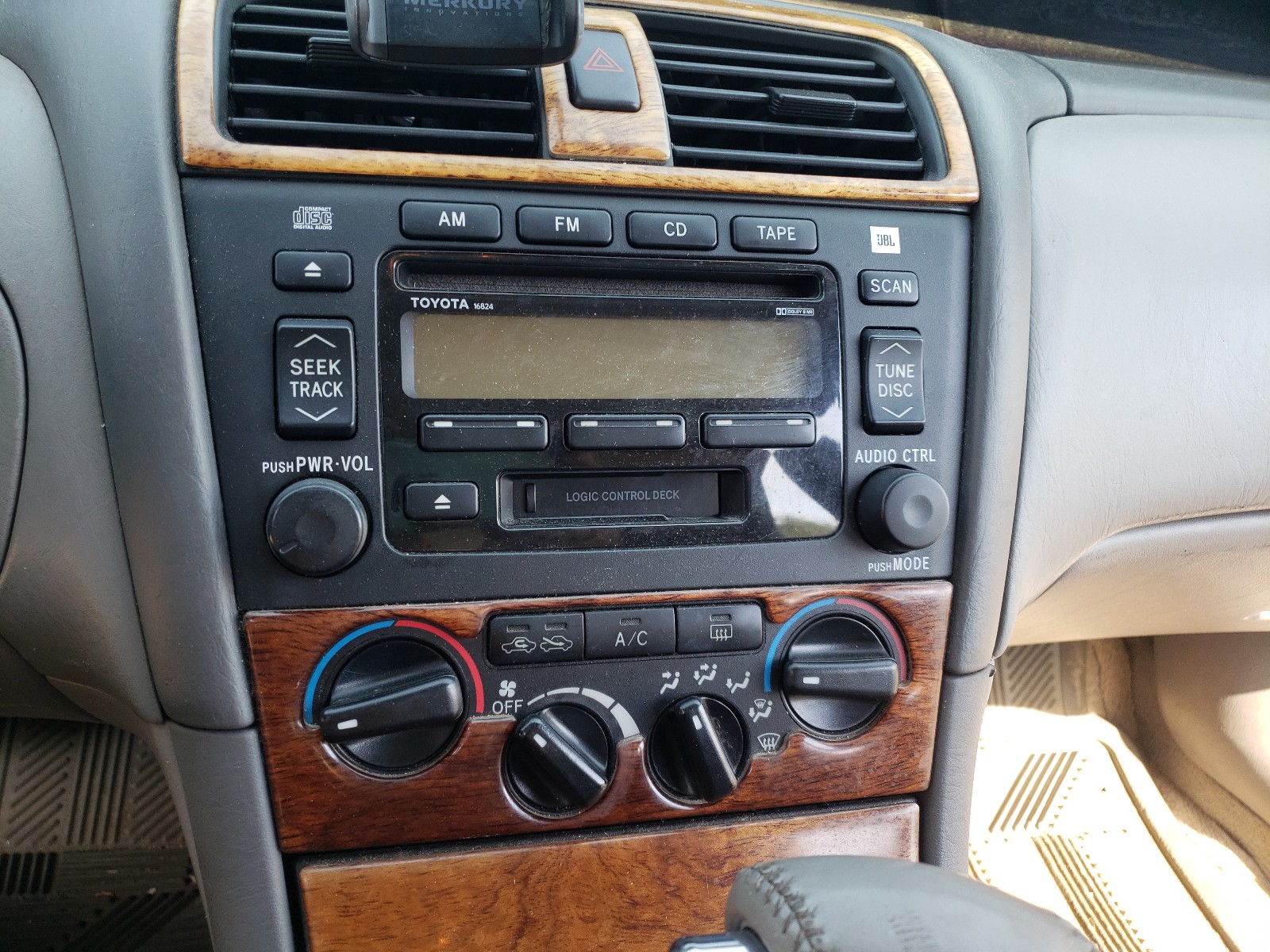 Photo 9 from auction – 2003 TOYOTA AVALON XL with VIN 4T1BF28B63U303690