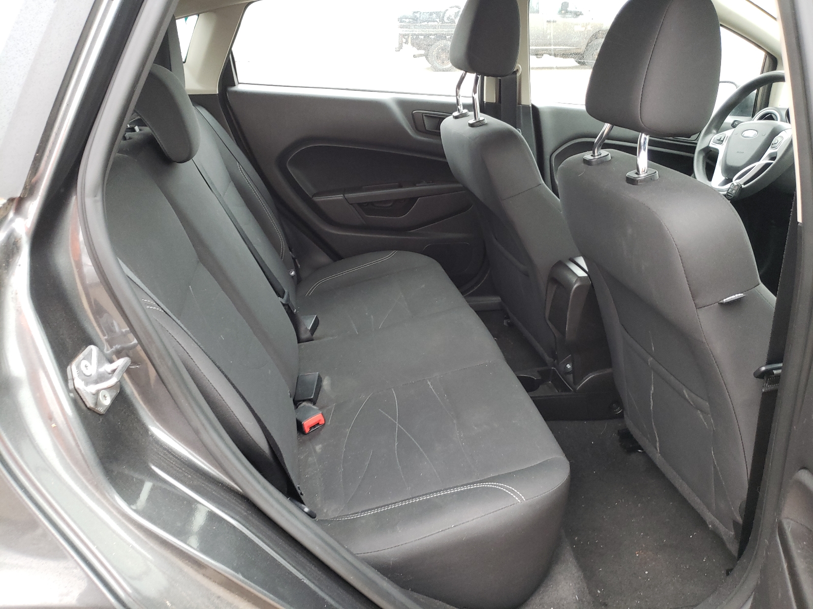 Zdjęcie 6 z aukcji – 2017 FORD FIESTA SE z VIN 3FADP4EJ3HM110383
