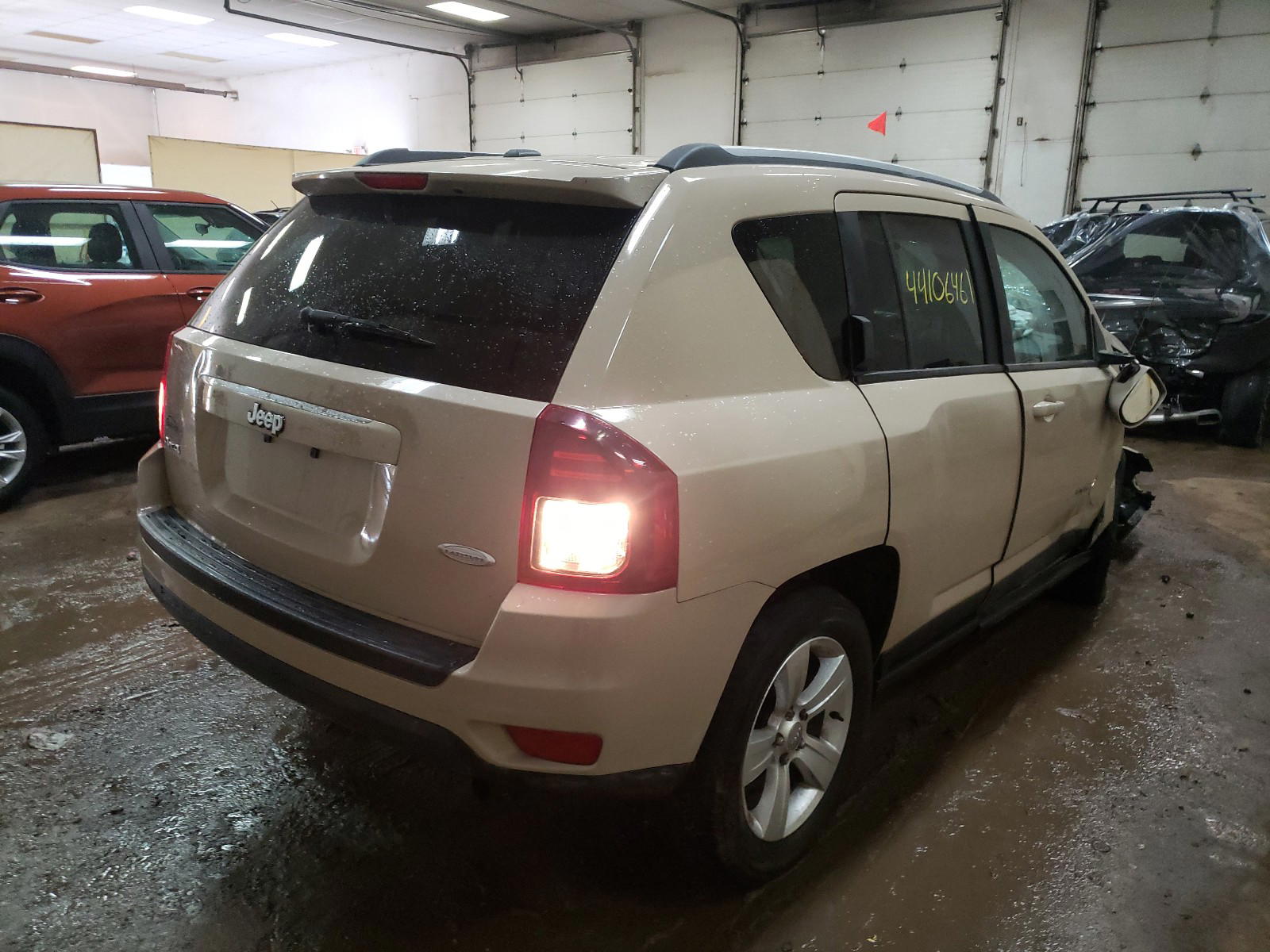 Photo 4 from auction – 2017 JEEP COMPASS LA with VIN 1C4NJDEB4HD104662