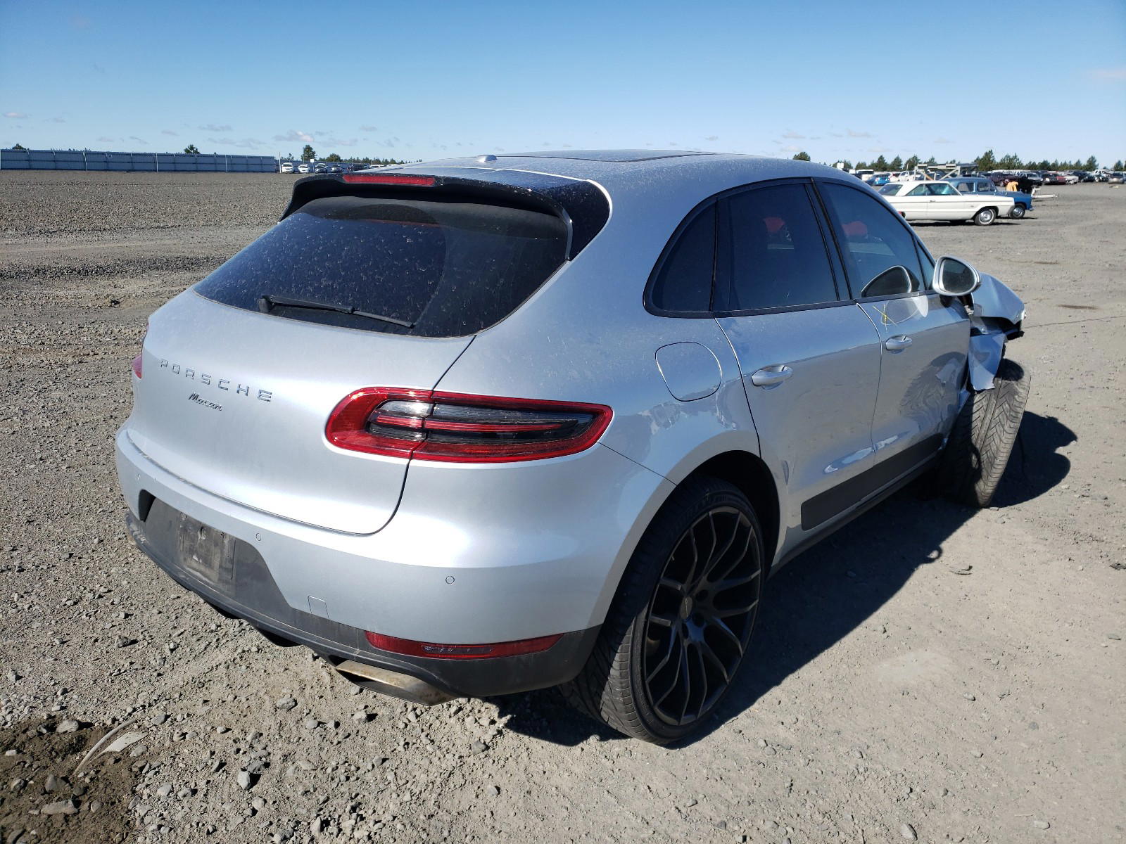 Photo 4 from auction – 2017 PORSCHE MACAN with VIN WP1AA2A58HLB01495