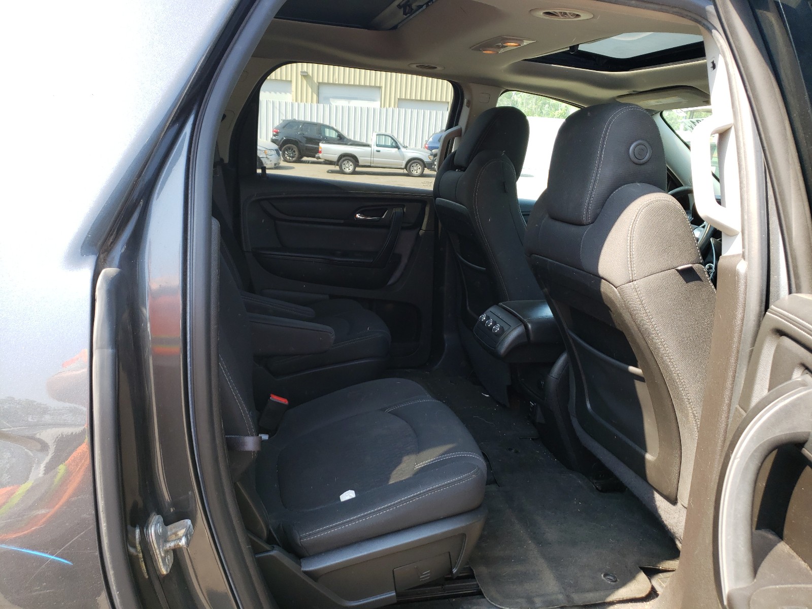 Photo 6 from auction – 2014 GMC ACADIA SLE with VIN 1GKKVPKD9EJ265542