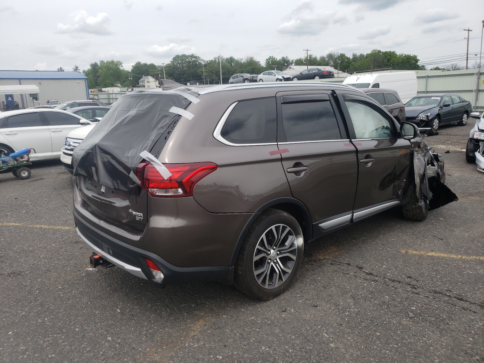 Photo 4 from auction – 2017 MITSUBISHI OUTLANDER with VIN JA4JZ4AX8HZ022228
