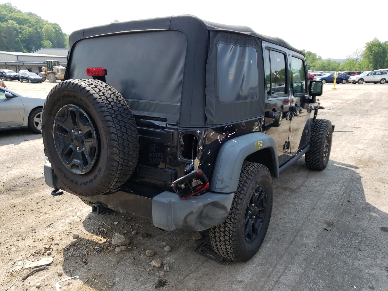 Photo 4 from auction – 2015 JEEP WRANGLER U with VIN 1C4BJWDG8FL674338