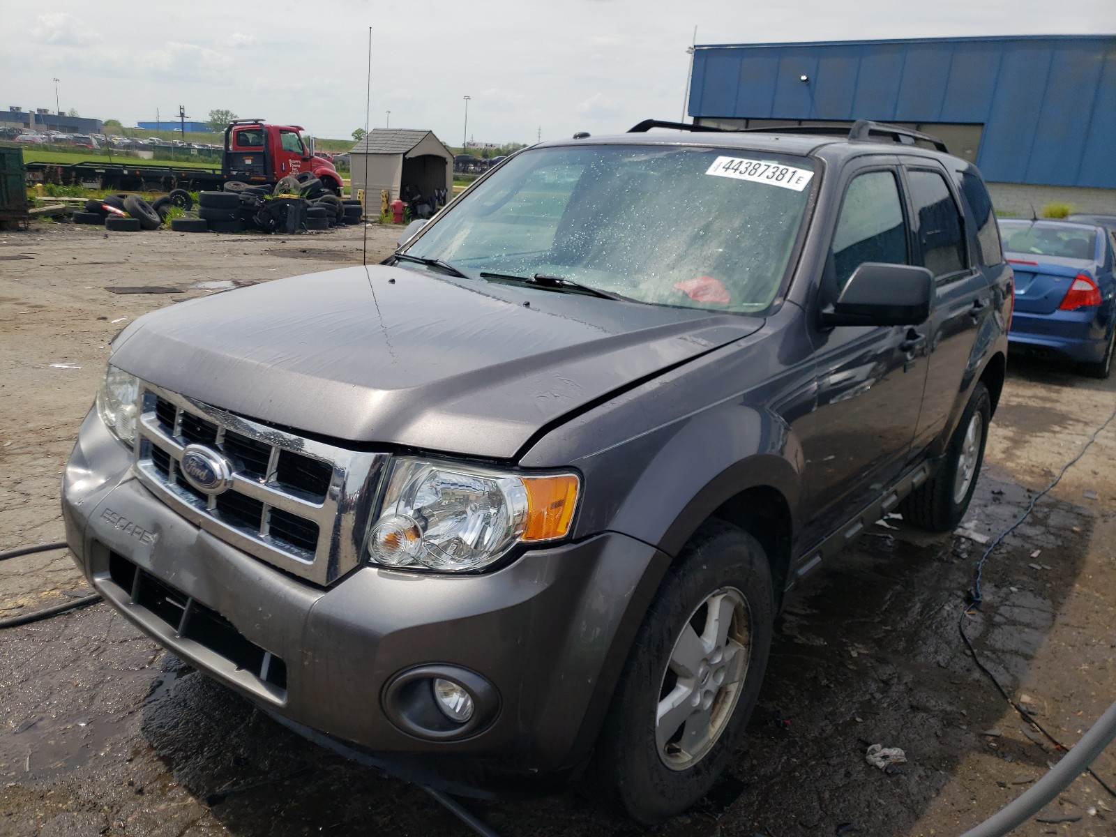 Photo 2 from auction – 2009 FORD ESCAPE XLT with VIN 1FMCU03G09KB11042