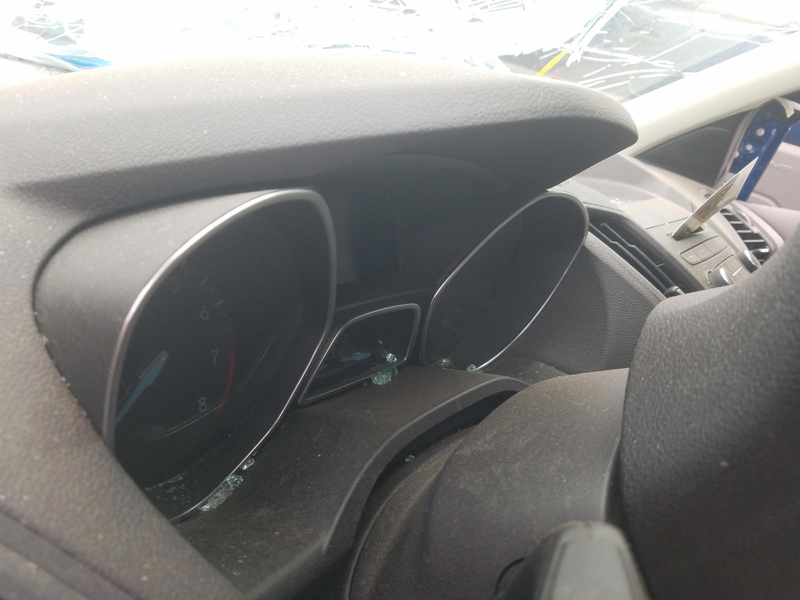 Photo 8 from auction – 2018 FORD ESCAPE S with VIN 1FMCU0F72JUC85120