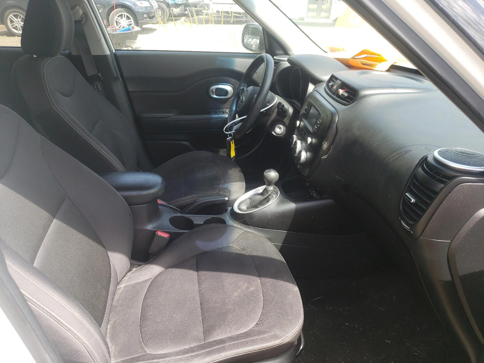 Photo 5 from auction – 2015 KIA SOUL with VIN KNDJN2A26F7158358