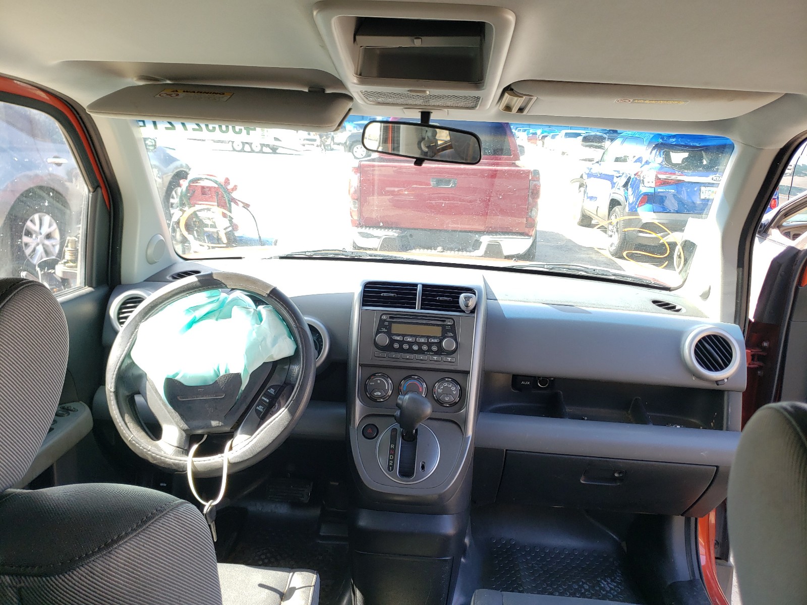 Photo 9 from auction – 2004 HONDA ELEMENT EX with VIN 5J6YH18584L011120