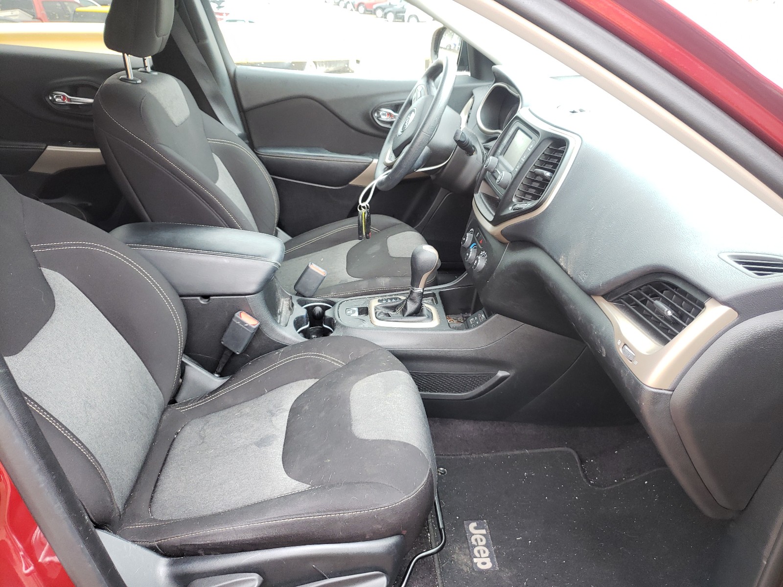 Photo 5 from auction – 2017 JEEP CHEROKEE S with VIN 1C4PJLAB4HW641982