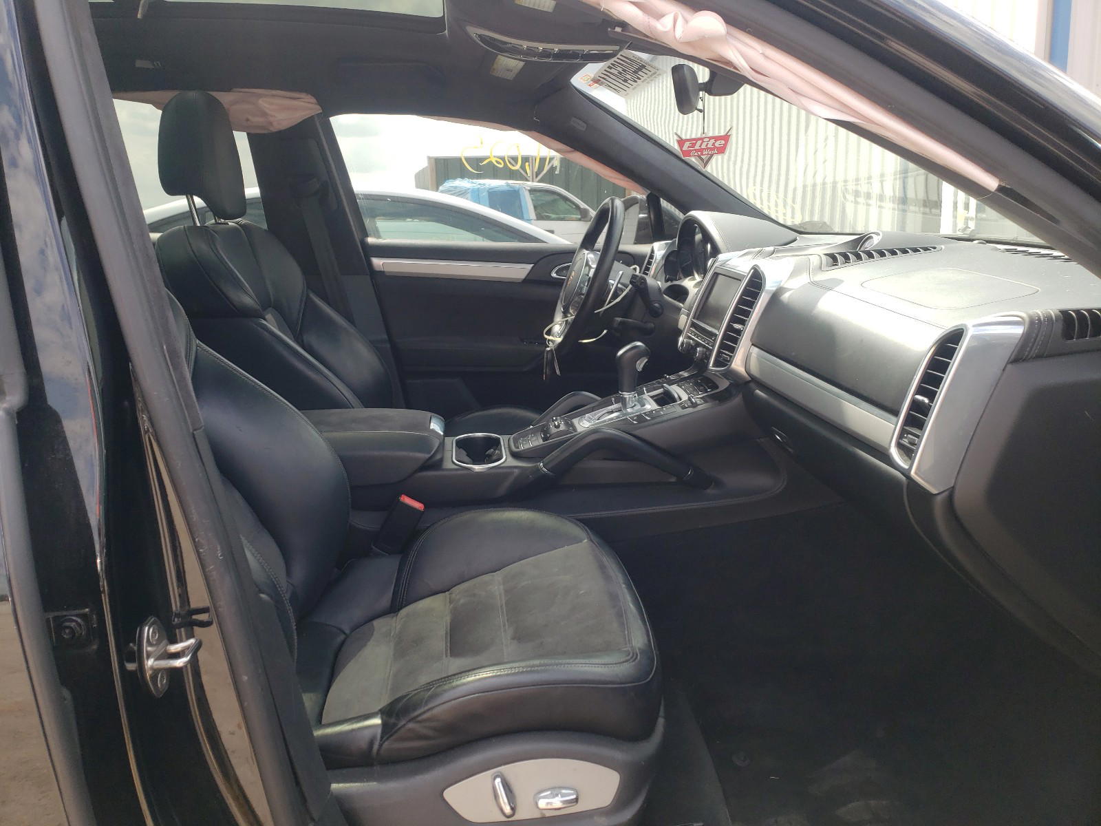 Photo 5 from auction – 2013 PORSCHE CAYENNE GT with VIN WP1AD2A20DLA77474
