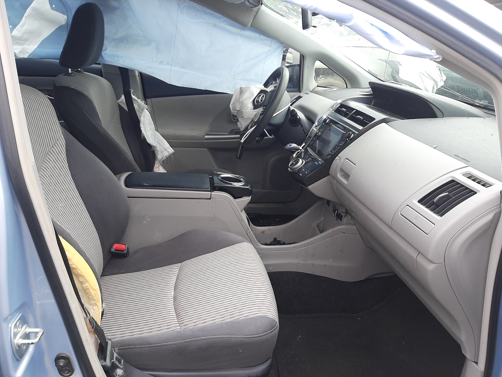 Photo 5 from auction – 2015 TOYOTA PRIUS V with VIN JTDZN3EU9FJ023408