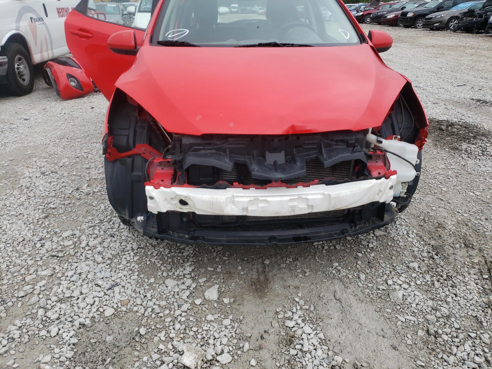 Photo 9 from auction – 2011 MAZDA MAZDA2 with VIN JM1DE1HY0B0120600