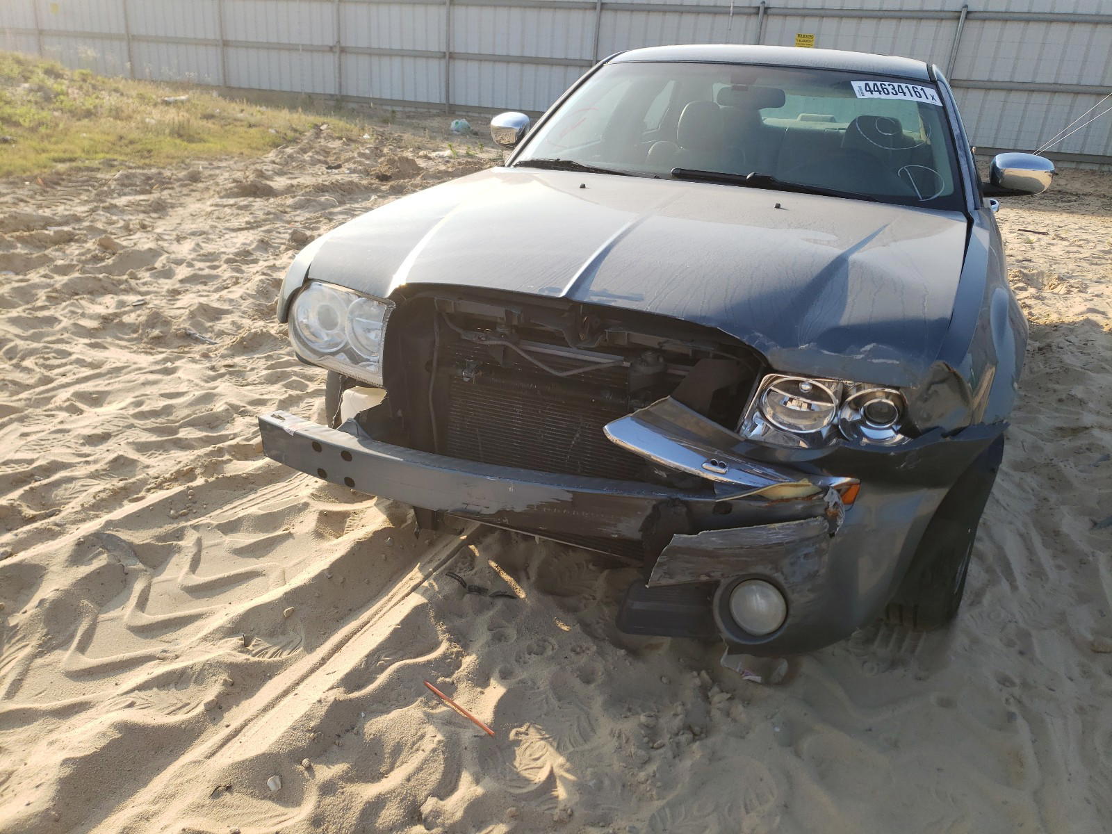 Photo 9 from auction – 2005 CHRYSLER 300C with VIN 2C3JA63H35H653709