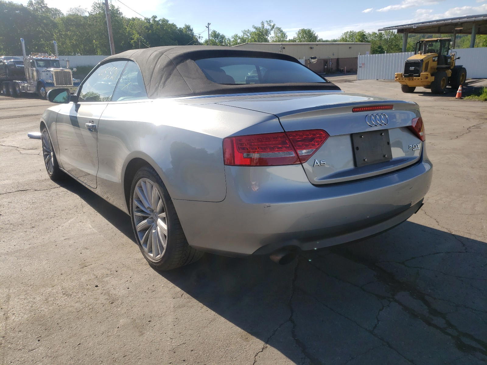 Photo 3 from auction – 2010 AUDI A5 PREMIUM with VIN WAULFAFHXAN019042