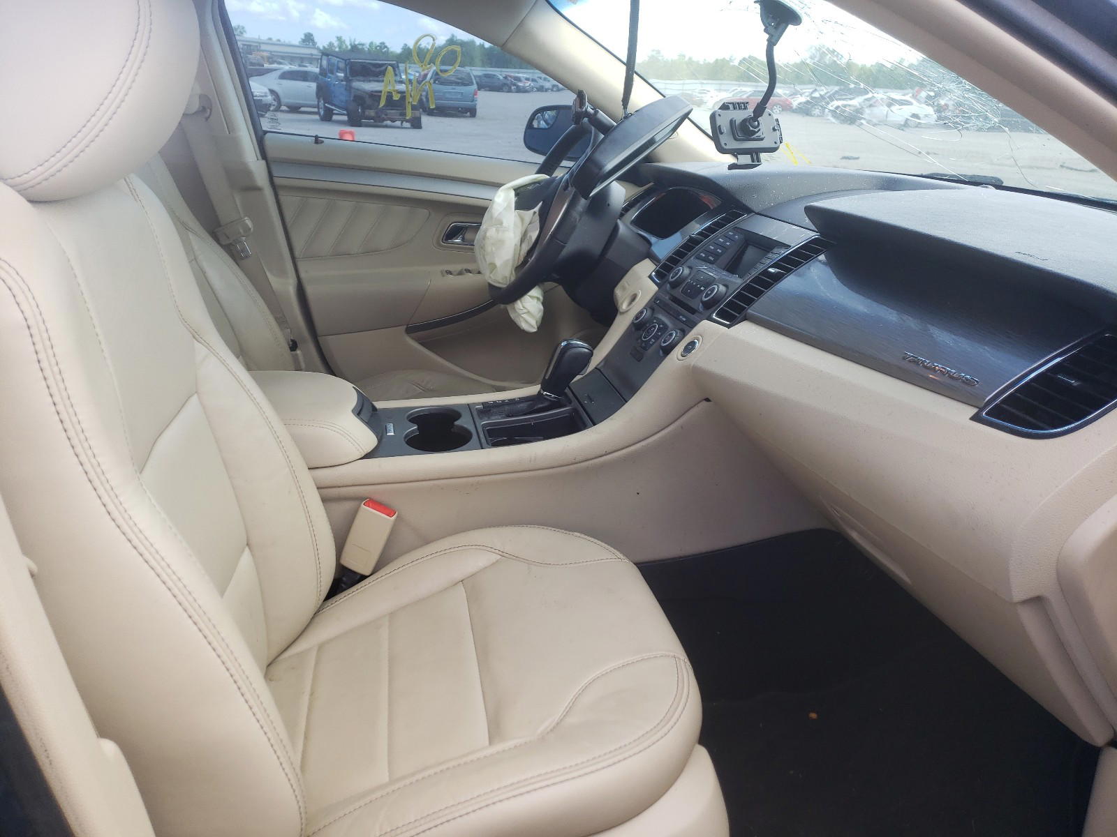 Photo 5 from auction – 2018 FORD TAURUS SEL with VIN 1FAHP2E82JG126092
