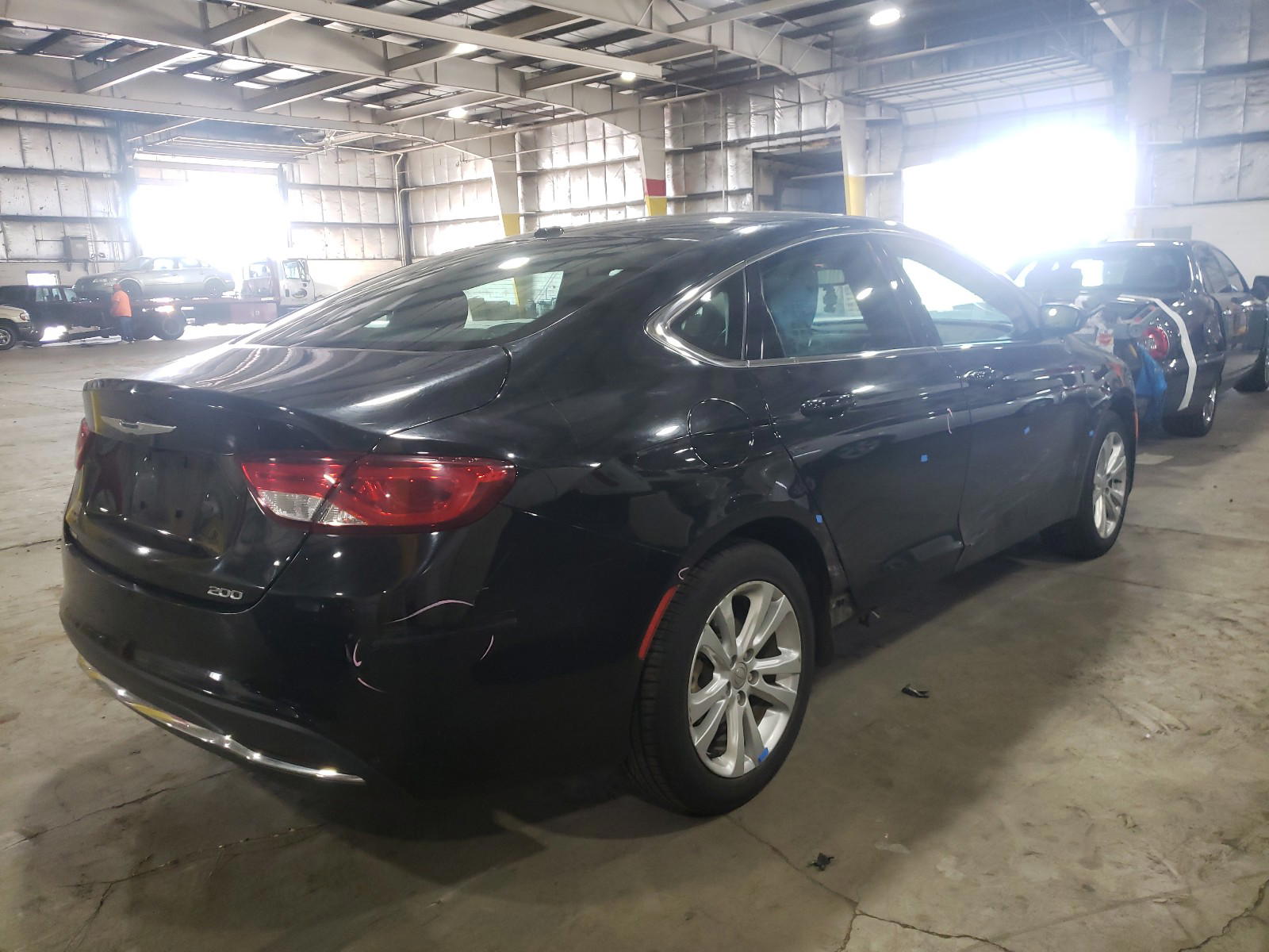 Photo 4 from auction – 2015 CHRYSLER 200 LIMITE with VIN 1C3CCCAB7FN692229