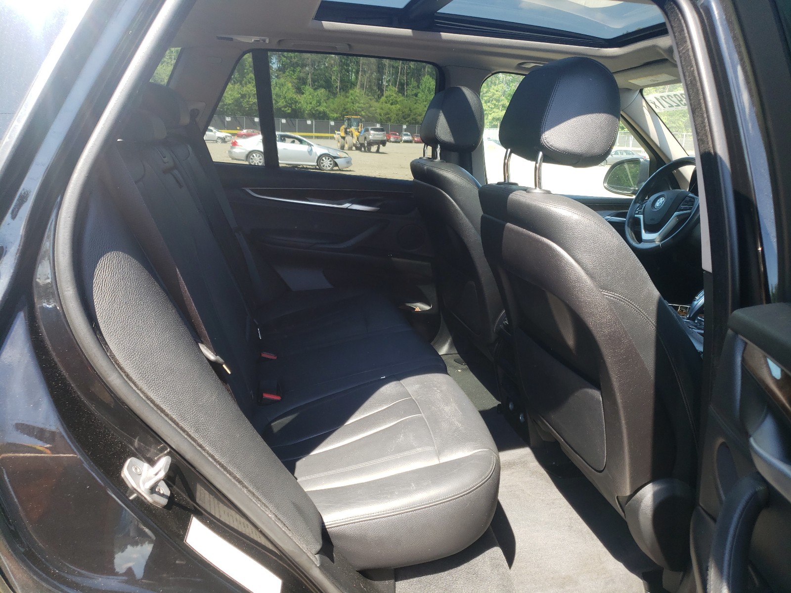 Photo 6 from auction – 2015 BMW X5 SDRIVE3 with VIN 5UXKR2C53F0H38855