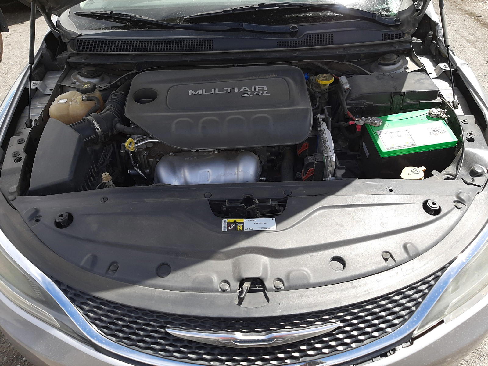 Photo 7 from auction – 2015 CHRYSLER 200 LIMITE with VIN 1C3CCCAB1FN537501
