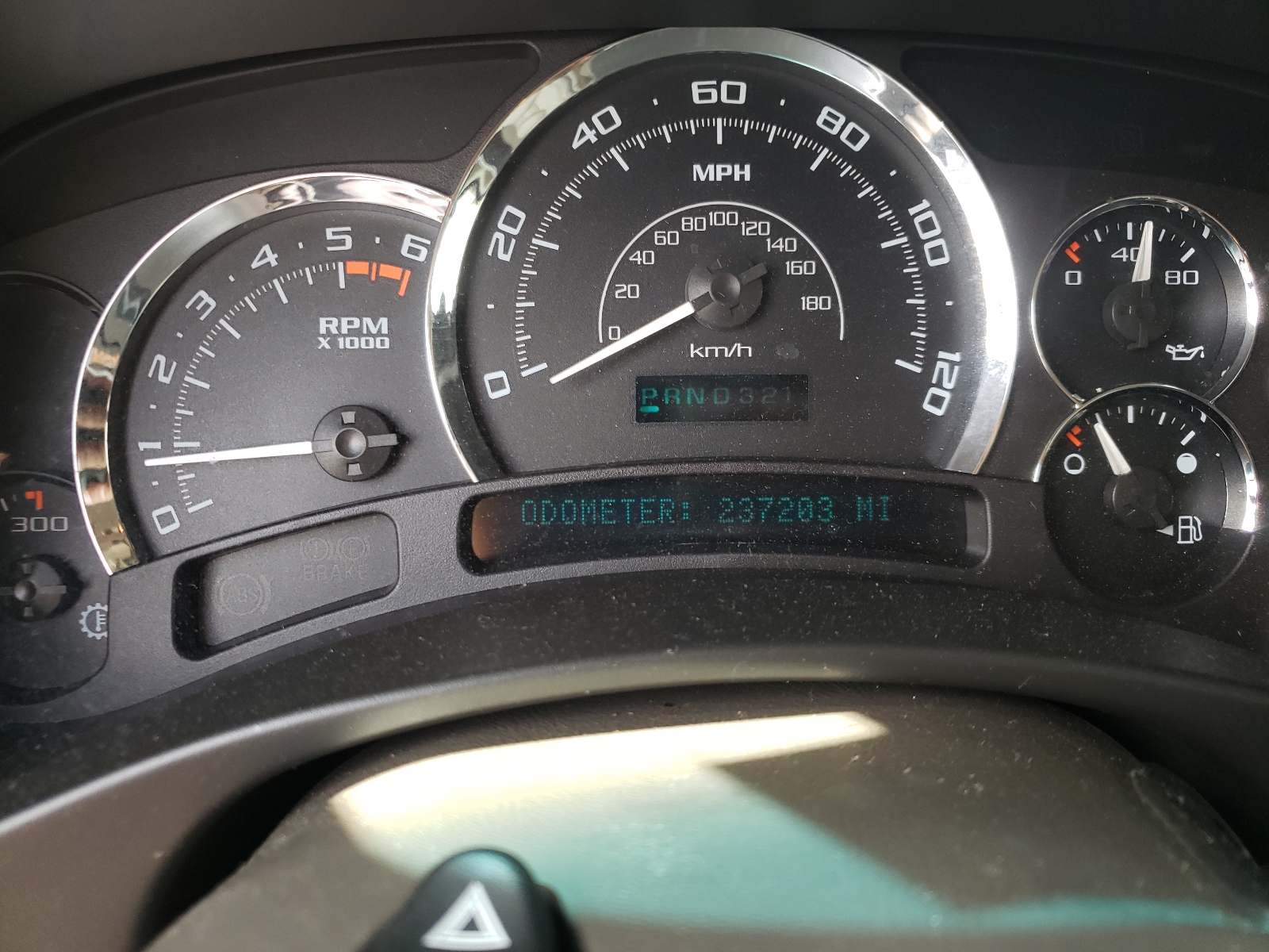 Photo 8 from auction – 2005 CADILLAC ESCALADE L with VIN 1GYEC63N65R223888