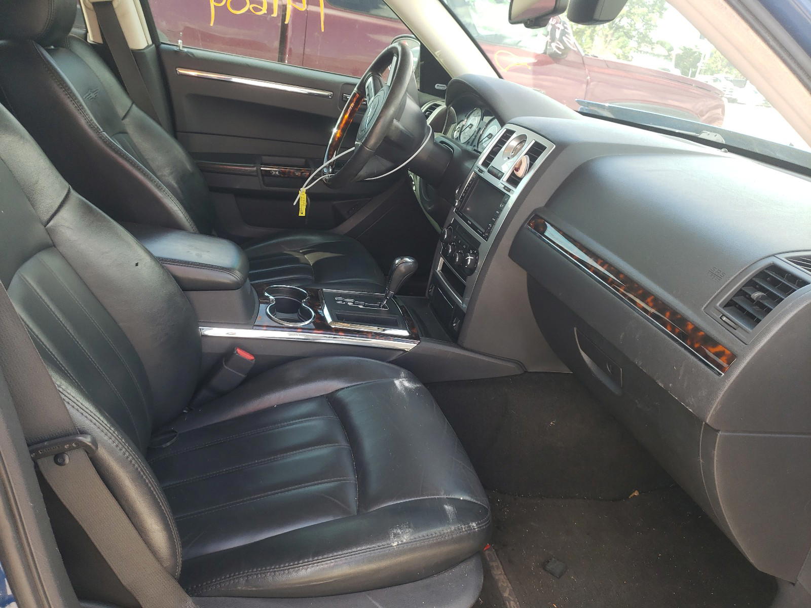 Photo 5 from auction – 2009 CHRYSLER 300C with VIN 2C3KA63T69H601232