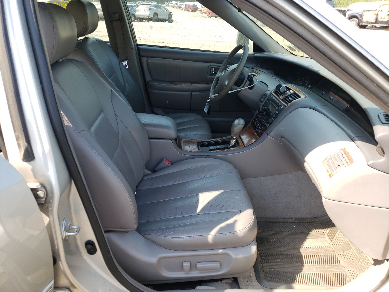 Photo 5 from auction – 2003 TOYOTA AVALON XL with VIN 4T1BF28B63U303690