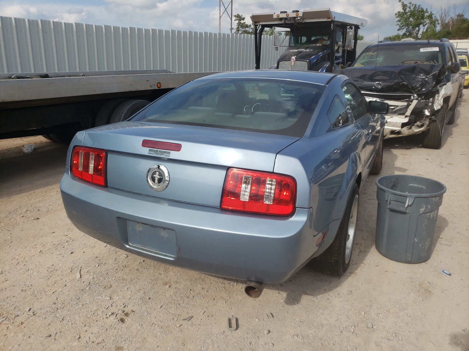 Photo 4 from auction – 2007 FORD MUSTANG with VIN 1ZVFT80N375370249