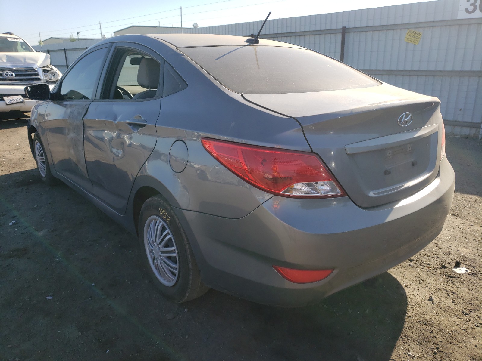 Photo 3 from auction – 2015 HYUNDAI ACCENT GLS with VIN KMHCT4AEXFU920608