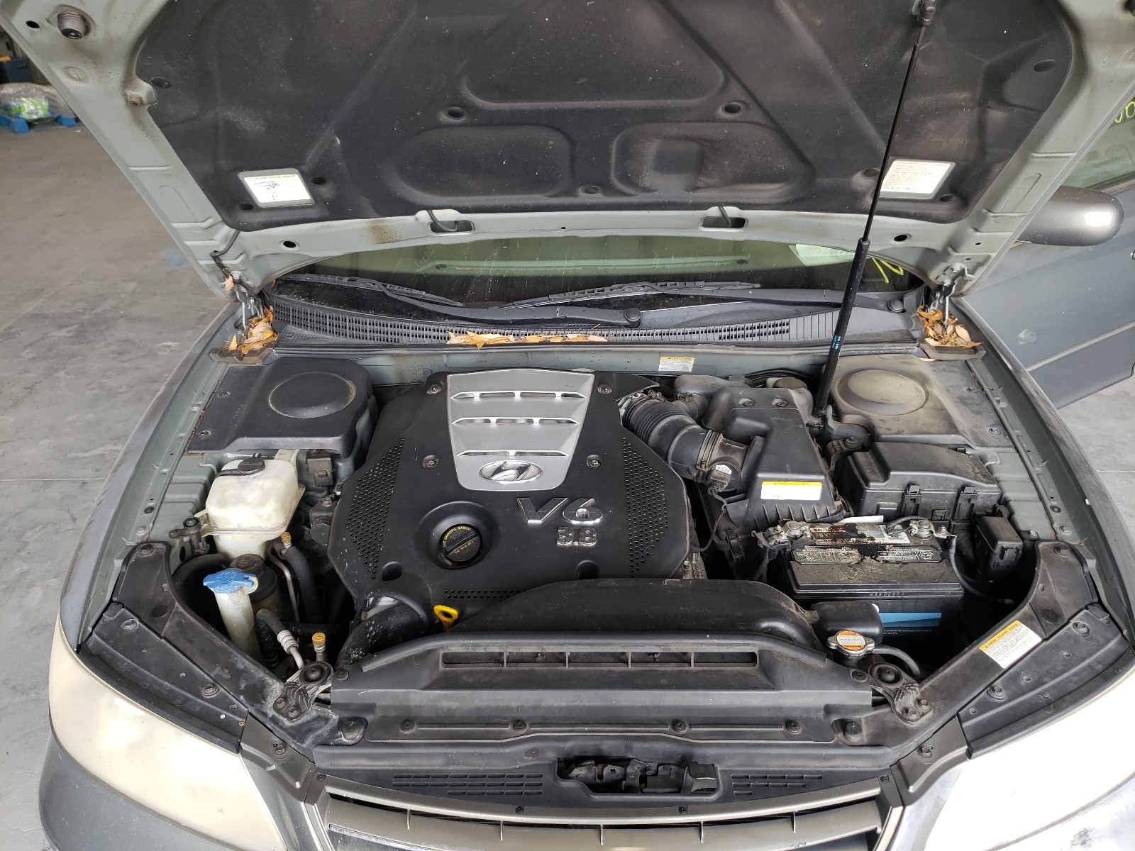 Photo 7 from auction – 2006 HYUNDAI AZERA SE with VIN KMHFC46F86A106893